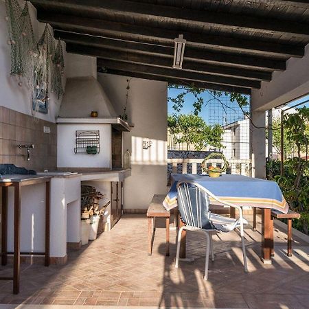 Apartments Brane - 100M From The Beach トロギール エクステリア 写真